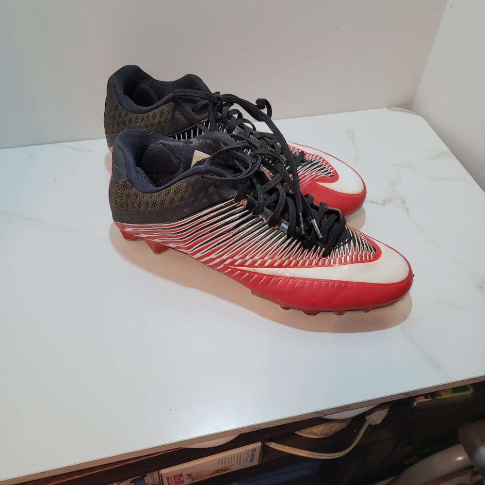 Nike pro cleats men's size 12 red